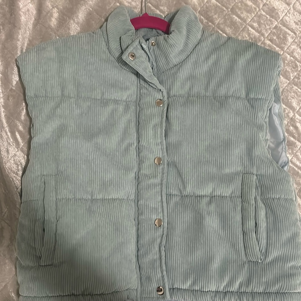 Baby blue puffer